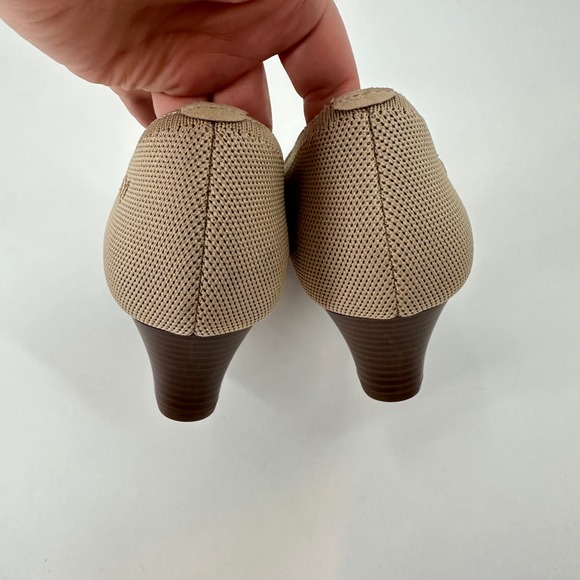 Vivaia Women's‎ Pointed Toe Aria Wedge Shoes Sz 39 in Almond - Picture 3 of 9